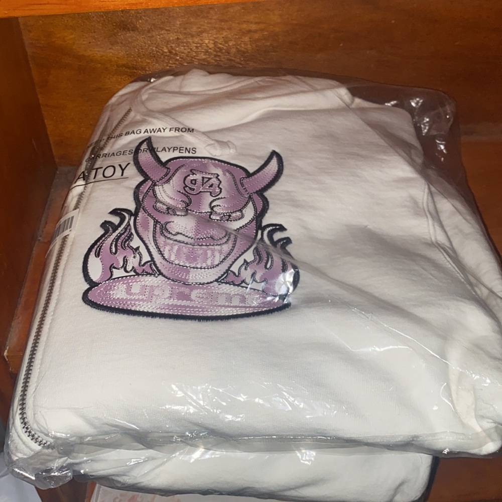 Supreme demon dead medium make a offer ✨✨✨☮️☮️☮️